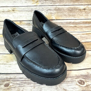 DV Dolce Vita Womens Black Vegan Leather Chunkly Sole Loafer Shoes Size 7.5